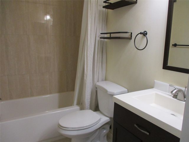 22053 PALMS Way 203, Boca Raton, FL 33433
