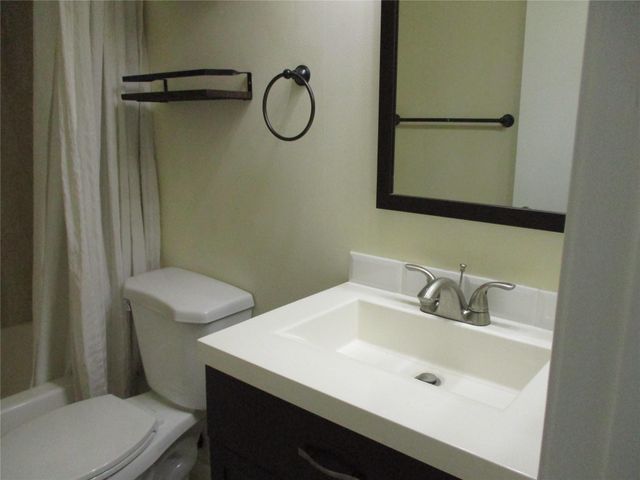 22053 PALMS Way 203, Boca Raton, FL 33433