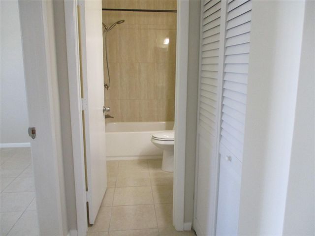 22053 PALMS Way 203, Boca Raton, FL 33433