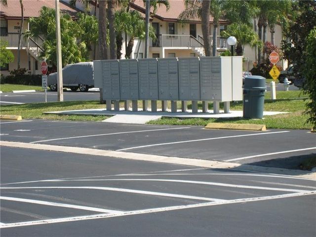 22053 PALMS Way 203, Boca Raton, FL 33433
