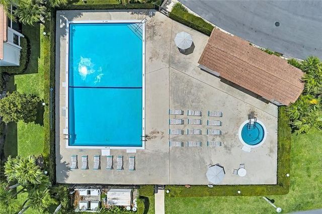 22053 PALMS Way 203, Boca Raton, FL 33433