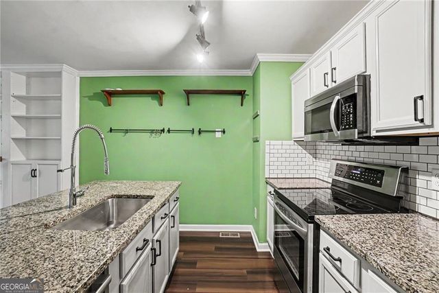 1006 Creatwood Circle SE, Smyrna, GA 30080