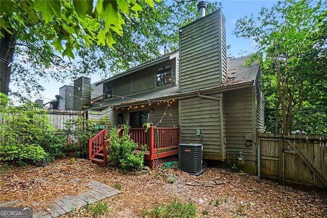 1006 Creatwood Circle SE, Smyrna, GA 30080