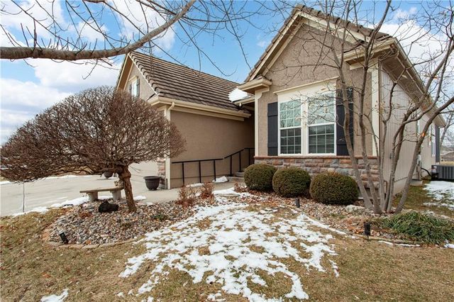 4304 NE Park Springs Drive, Lee's Summit, MO 64064
