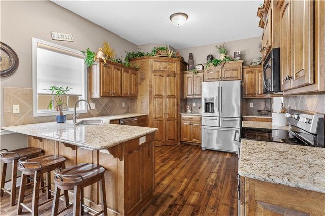 4304 NE Park Springs Drive, Lee's Summit, MO 64064