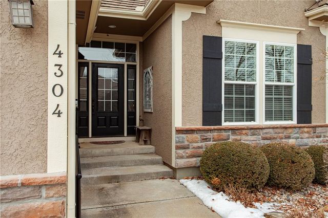 4304 NE Park Springs Drive, Lee's Summit, MO 64064