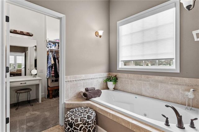 4304 NE Park Springs Drive, Lee's Summit, MO 64064