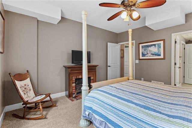 4304 NE Park Springs Drive, Lee's Summit, MO 64064