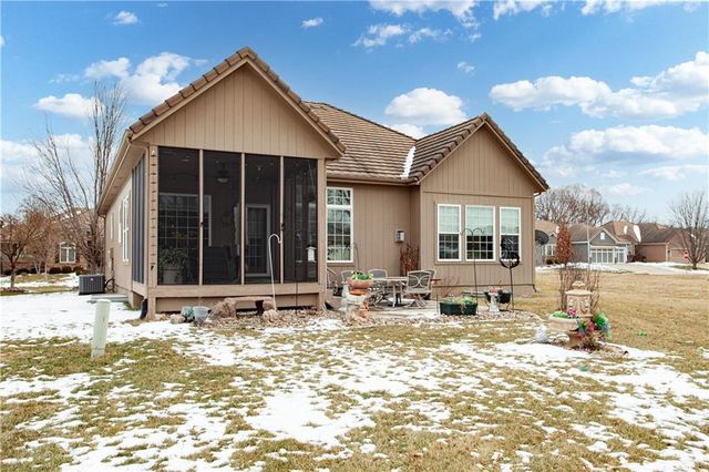 4304 NE Park Springs Drive, Lee's Summit, MO 64064