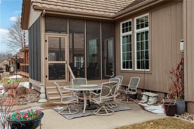 4304 NE Park Springs Drive, Lee's Summit, MO 64064