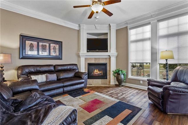 4304 NE Park Springs Drive, Lee's Summit, MO 64064