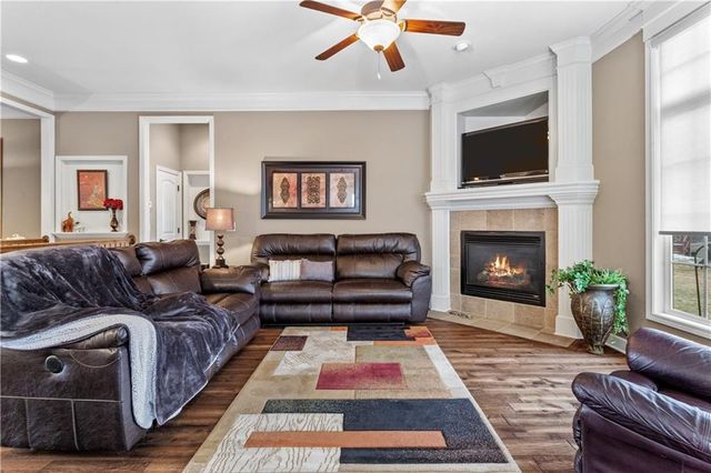 4304 NE Park Springs Drive, Lee's Summit, MO 64064