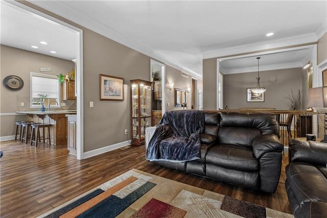 4304 NE Park Springs Drive, Lee's Summit, MO 64064