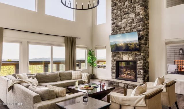 720 Short Ridge Court, Gatlinburg, TN 37738