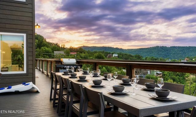 720 Short Ridge Court, Gatlinburg, TN 37738