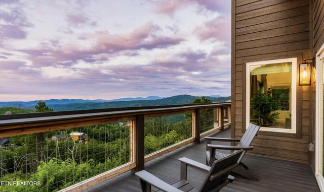 720 Short Ridge Court, Gatlinburg, TN 37738