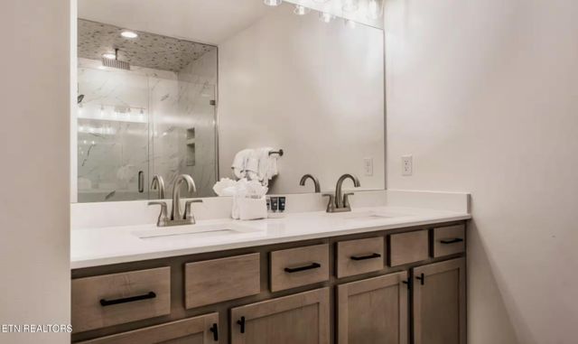 720 Short Ridge Court, Gatlinburg, TN 37738