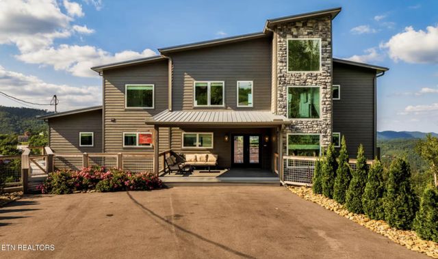 720 Short Ridge Court, Gatlinburg, TN 37738
