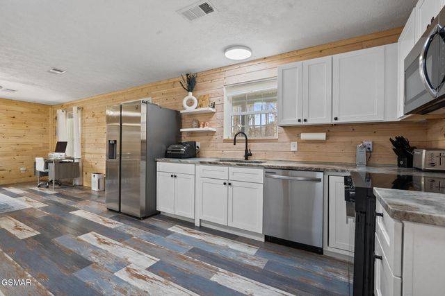 2189 Little Cove Road, Sevierville, TN 37862