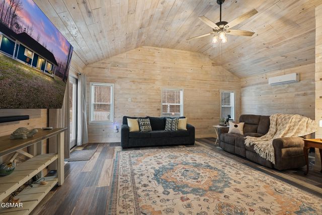 2189 Little Cove Road, Sevierville, TN 37862