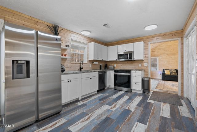 2189 Little Cove Road, Sevierville, TN 37862