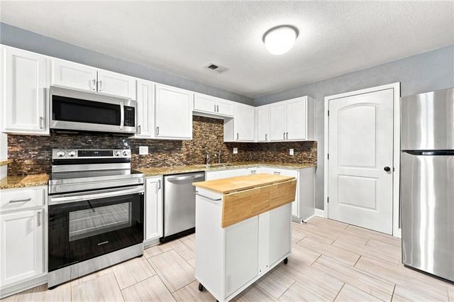 3005 N 31st Street, Kansas City, KS 66104