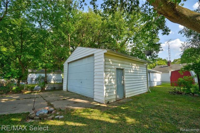 1519 Lincoln Avenue, Flint, MI 48507