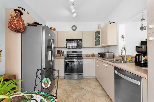 931 Lemonwood Court, Hollywood, FL 33019