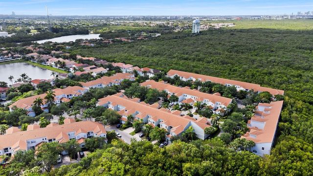 931 Lemonwood Court, Hollywood, FL 33019