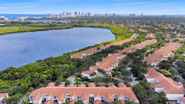 931 Lemonwood Court, Hollywood, FL 33019