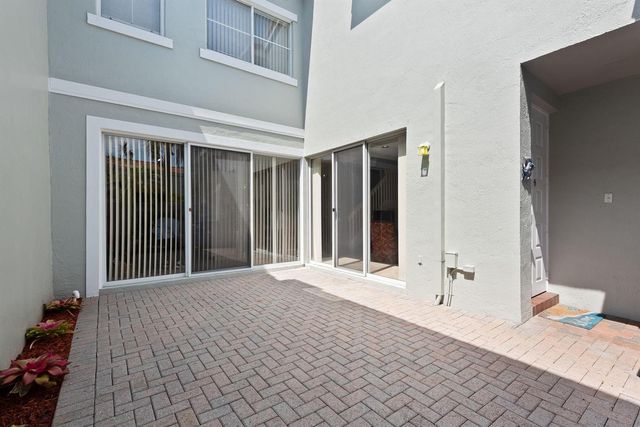 931 Lemonwood Court, Hollywood, FL 33019