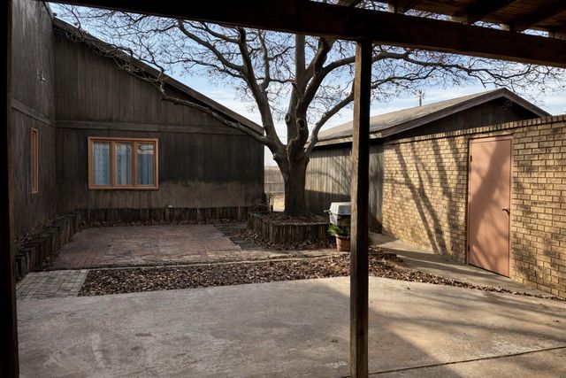 1423 Cherry Blossom Drive, Littlefield, TX 79339