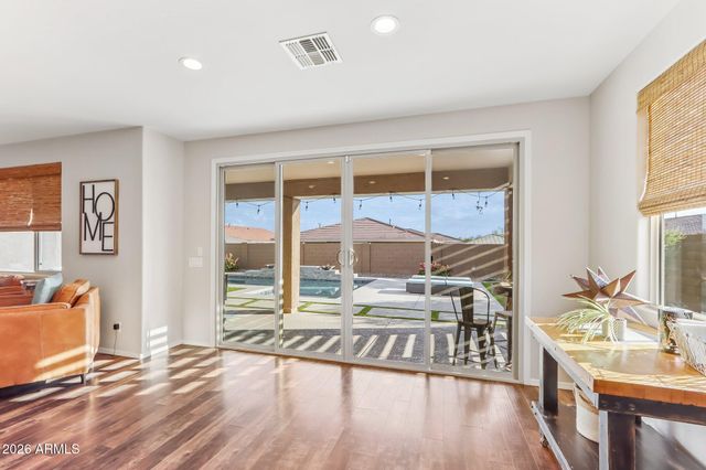 17365 W HEDGEHOG Place, Surprise, AZ 85387
