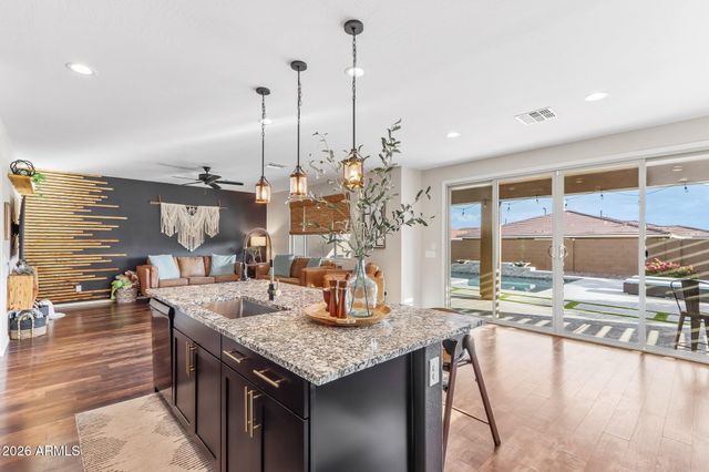 17365 W HEDGEHOG Place, Surprise, AZ 85387