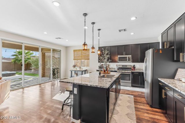 17365 W HEDGEHOG Place, Surprise, AZ 85387