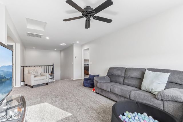 17365 W HEDGEHOG Place, Surprise, AZ 85387