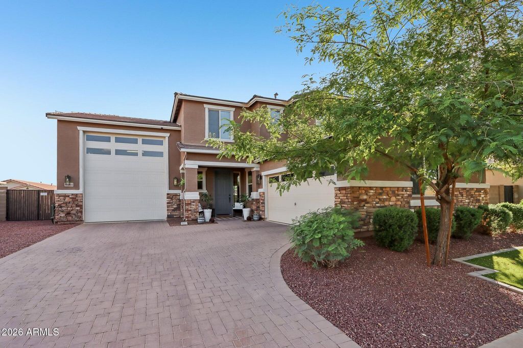 17365 W HEDGEHOG Place, Surprise, AZ 85387