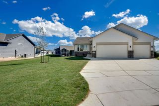 10757 W Sondra Ct, Maize, KS 67101