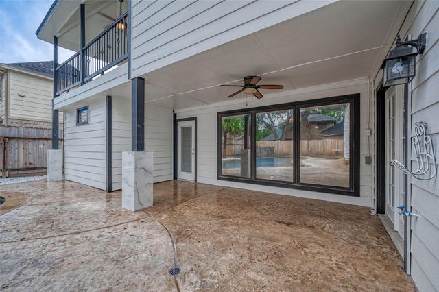 919 Mockingbird Way, Sugar Land, TX 77478