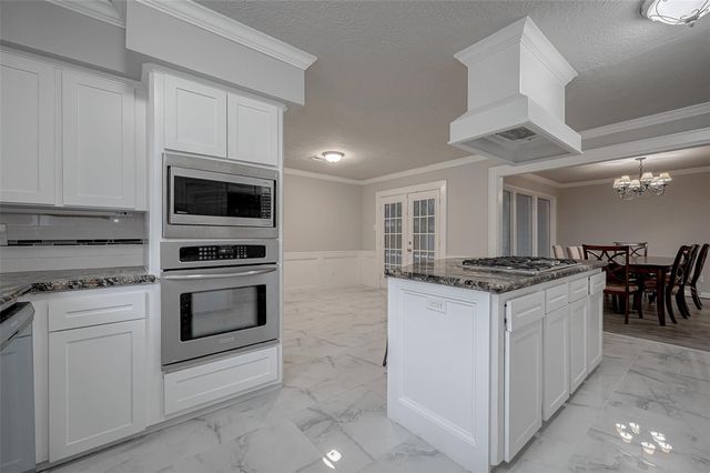919 Mockingbird Way, Sugar Land, TX 77478