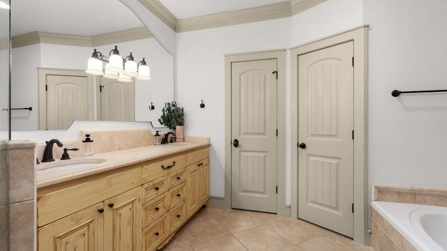 250 Goodnight TRL, Dripping Springs, TX 78620