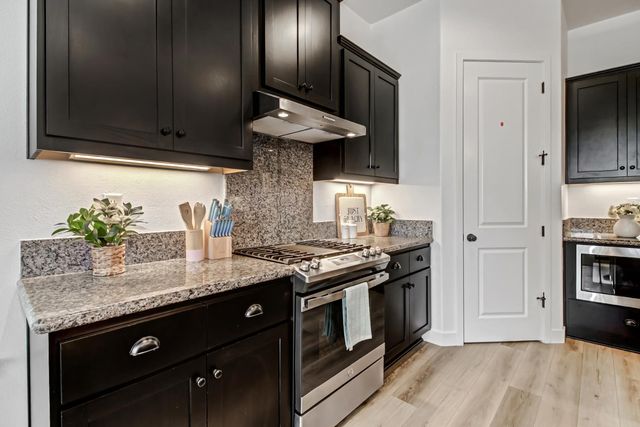 2352 Bronze Star Way, Sacramento, CA 95818