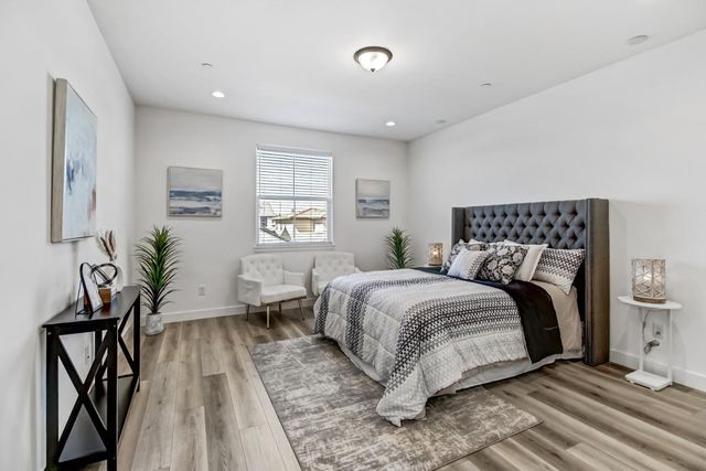 2352 Bronze Star Way, Sacramento, CA 95818