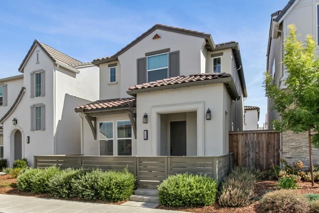 2352 Bronze Star Way, Sacramento, CA 95818