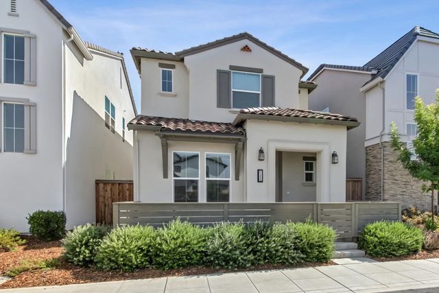 2352 Bronze Star Way, Sacramento, CA 95818