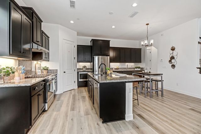 2352 Bronze Star Way, Sacramento, CA 95818