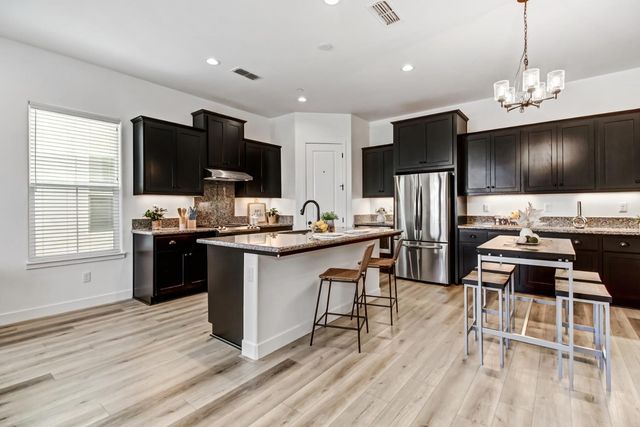 2352 Bronze Star Way, Sacramento, CA 95818