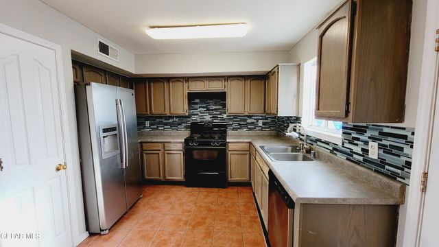 6217 ROSE COLLENG Place, El Paso, TX 79932