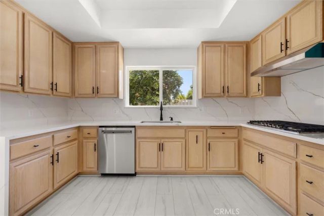 7422 Kyle Court, West Hills, CA 91307