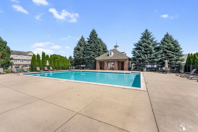 1346 Hillcrest Drive, Waterford Twp, MI 48327